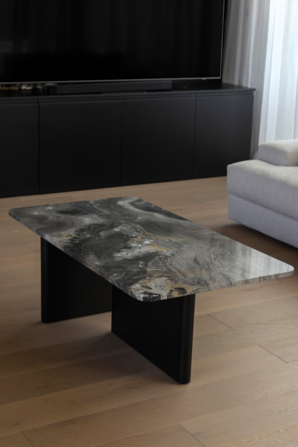 Arabescato Orobico marble table