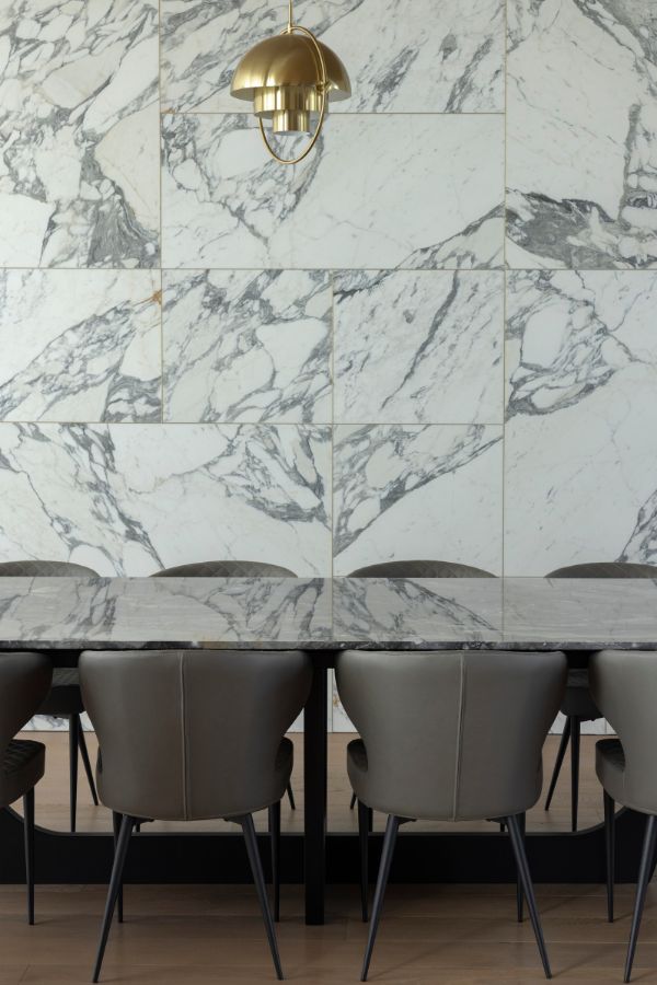 Arabescato marble wall detail