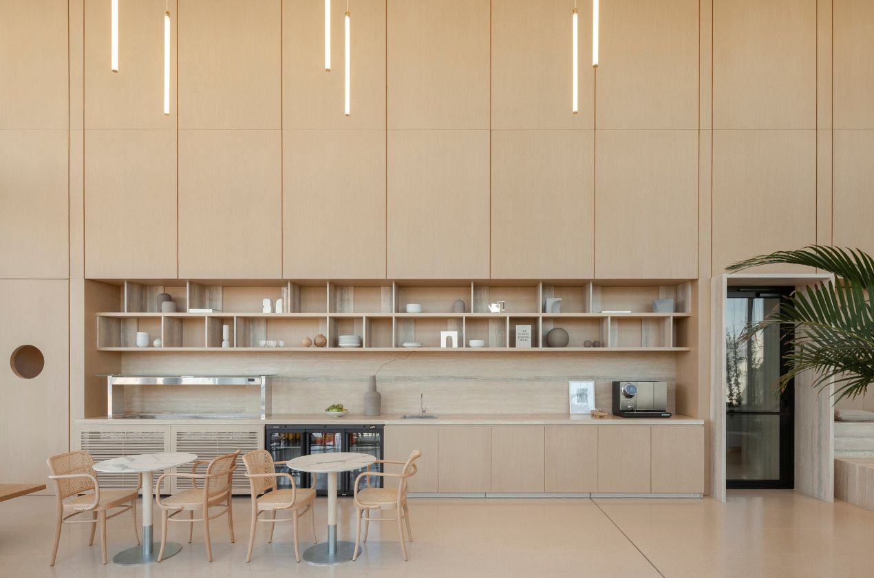 Travertino Striato kitchen in the social area